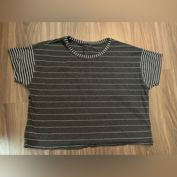 Lululemon Cates Tee Short Serve Stripe Heathered Black White size 6 - Picture 1 of 9
